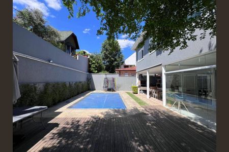 Casa à venda com 300m², 3 quartos e 4 vagas