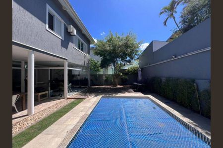 Casa à venda com 300m², 3 quartos e 4 vagas
