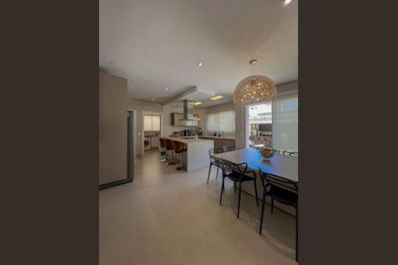 Casa de condomínio à venda com 451m², 4 quartos e 2 vagas