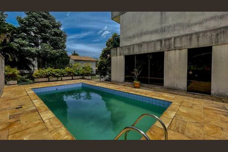 Casa de condomínio à venda com 651m², 4 quartos e 5 vagas