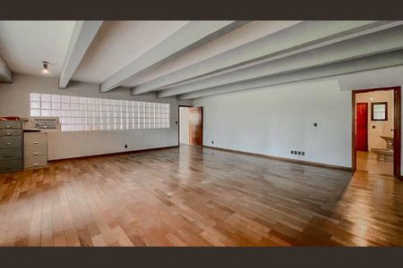 Casa de condomínio à venda com 651m², 4 quartos e 5 vagas