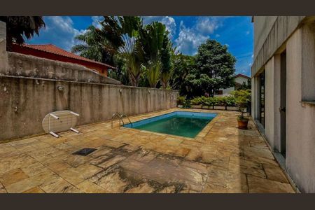 Casa de condomínio à venda com 651m², 4 quartos e 5 vagas