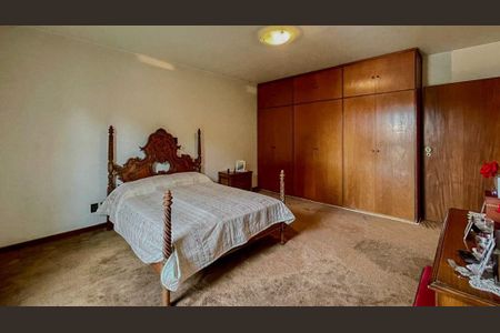 Casa de condomínio à venda com 651m², 4 quartos e 5 vagas