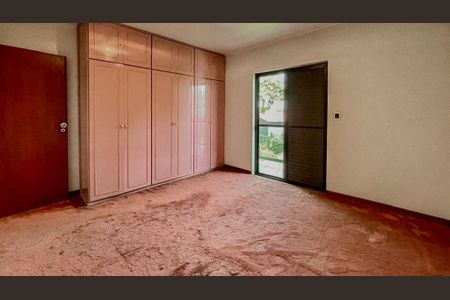 Casa de condomínio à venda com 651m², 4 quartos e 5 vagas
