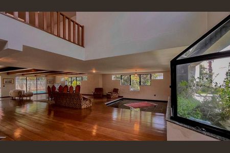 Casa de condomínio à venda com 651m², 4 quartos e 5 vagas