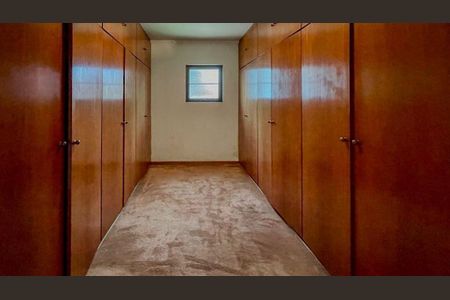 Casa de condomínio à venda com 651m², 4 quartos e 5 vagas