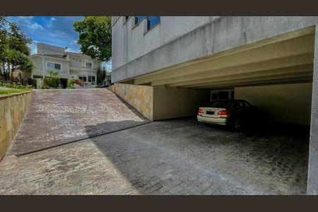 Casa de condomínio à venda com 651m², 4 quartos e 5 vagas