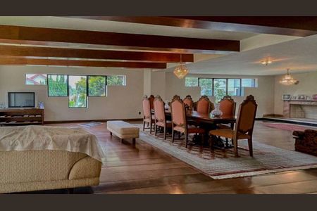 Casa de condomínio à venda com 651m², 4 quartos e 5 vagas