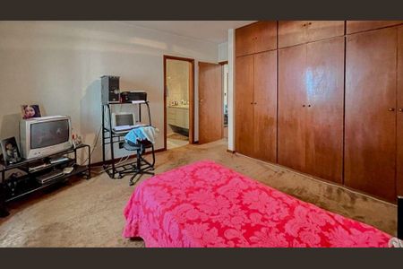 Casa de condomínio à venda com 651m², 4 quartos e 5 vagas