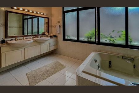 Casa de condomínio à venda com 651m², 4 quartos e 5 vagas