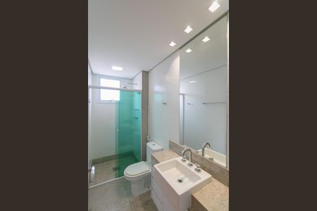 Apartamento à venda com 195m², 4 quartos e 4 vagas Apartamento à venda com 195m², 4 quartos e 4 vagasBanheiro da Suíte 2