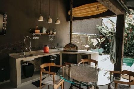 Casa à venda com 3 quartos, 200m² em Residencial Onze (alphaville), Barueri