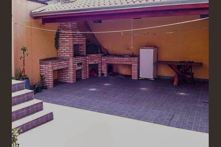 Casa de condomínio à venda com 243m², 4 quartos e 3 vagas