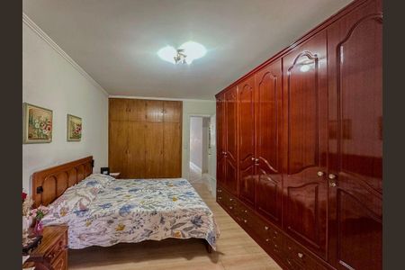 Casa de condomínio à venda com 243m², 4 quartos e 3 vagas