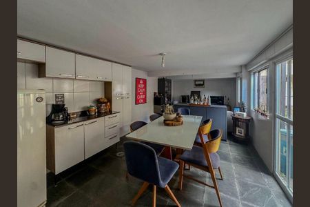 Casa de condomínio à venda com 243m², 4 quartos e 3 vagas