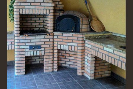 Casa de condomínio à venda com 243m², 4 quartos e 3 vagas