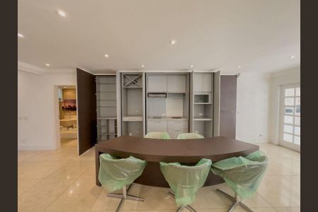 Casa de condomínio à venda com 560m², 4 quartos e 6 vagas