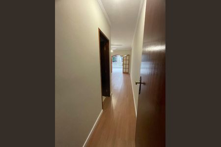 Casa à venda com 3 quartos, 169m² em Vila Carrão, São Paulo