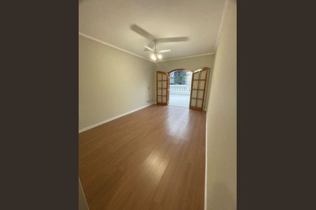 Casa à venda com 3 quartos, 169m² em Vila Carrão, São Paulo