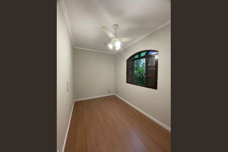 Casa à venda com 3 quartos, 169m² em Vila Carrão, São Paulo