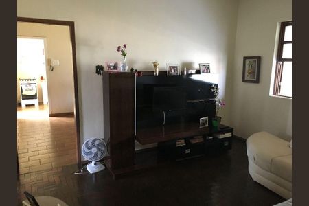 Casa à venda com 4 quartos, 194m² em Cachoeirinha, Belo Horizonte