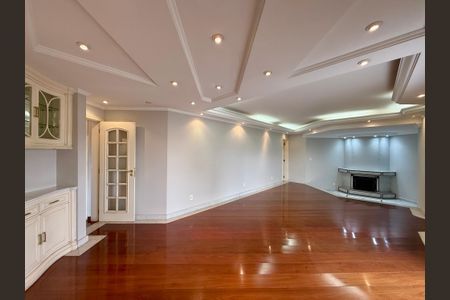 Apartamento à venda com 180m², 4 quartos e 4 vagasSala