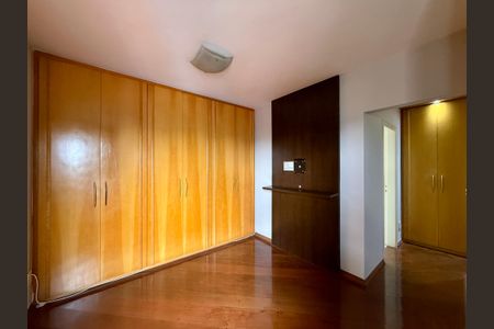 Apartamento à venda com 180m², 4 quartos e 4 vagasSuite 1