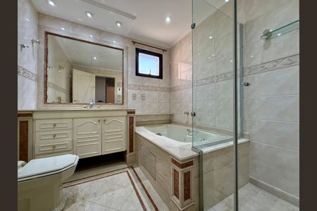 Apartamento à venda com 180m², 4 quartos e 4 vagasBanheiro Suite 1