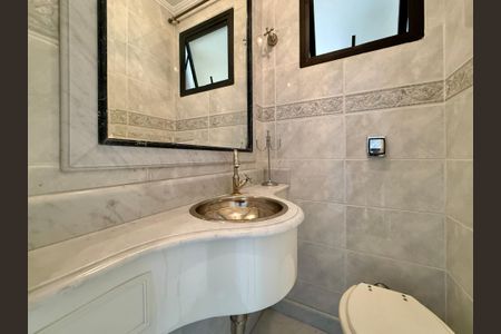 Apartamento à venda com 180m², 4 quartos e 4 vagasLavabo