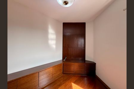 Apartamento à venda com 180m², 4 quartos e 4 vagasQuarto 3