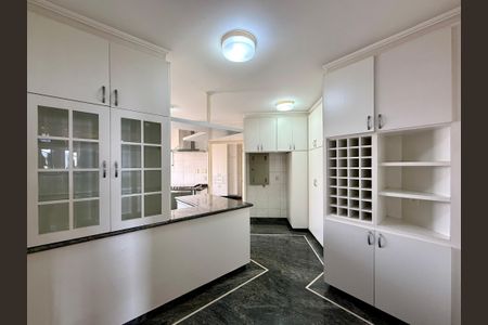 Apartamento à venda com 180m², 4 quartos e 4 vagasCozinha 