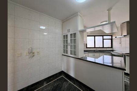 Apartamento à venda com 180m², 4 quartos e 4 vagasCozinha 