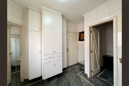 Apartamento à venda com 180m², 4 quartos e 4 vagasÁrea de Serviço