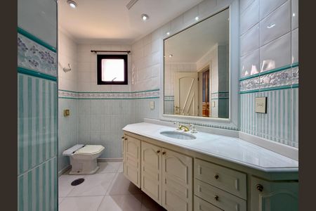 Apartamento à venda com 180m², 4 quartos e 4 vagasBanheiro Suite 2