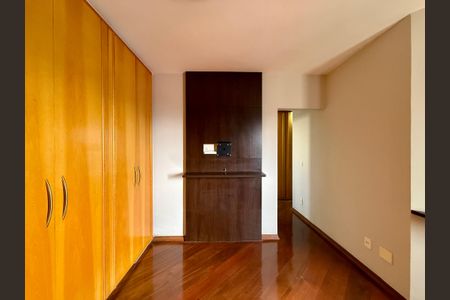 Apartamento à venda com 180m², 4 quartos e 4 vagasSuite 1