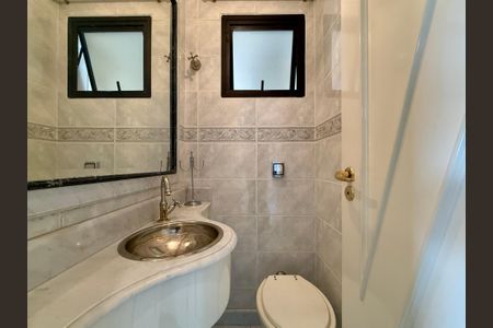 Apartamento à venda com 180m², 4 quartos e 4 vagasLavabo