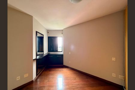 Apartamento à venda com 180m², 4 quartos e 4 vagasSuite 1