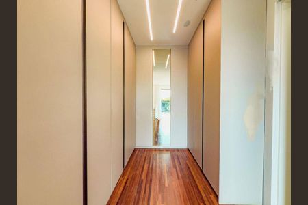 Casa à venda com 350m², 4 quartos e 4 vagas