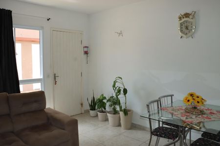 Casa de Condomínio para alugar com 2 quartos, 60m² em Água Espraiada, Cotia