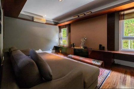 Casa à venda com 4 quartos, 715m² em Alphaville, Santana de Parnaíba