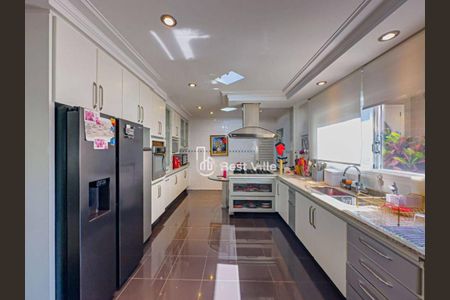 Casa à venda com 390m², 3 quartos e 8 vagas