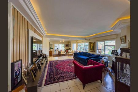 Casa à venda com 390m², 3 quartos e 8 vagas