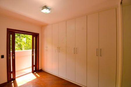 Casa de Condomínio à venda com 4 quartos, 490m² em Alphaville, Santana de Parnaíba