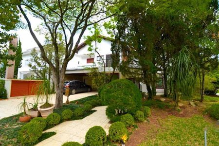 Casa de condomínio à venda com 490m², 4 quartos e 4 vagas