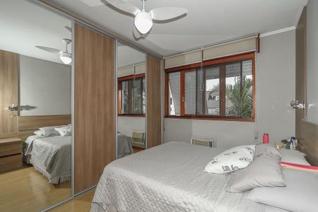 Quarto Suíte de apartamento à venda com 3 quartos, 105m² em Jardim Lindóia, Porto Alegre