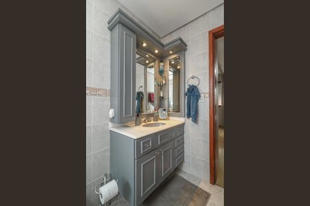 Banheiro da Suíte de apartamento à venda com 3 quartos, 105m² em Jardim Lindóia, Porto Alegre