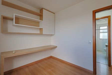 Apartamento à venda com 130m², 4 quartos e 3 vagasQuarto 2