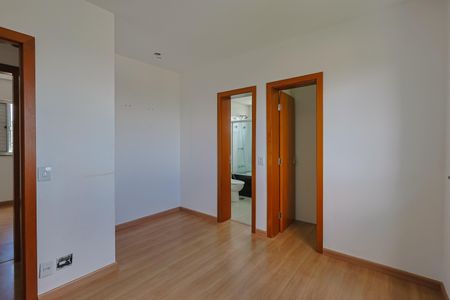 Apartamento à venda com 130m², 4 quartos e 3 vagasSuíte 2
