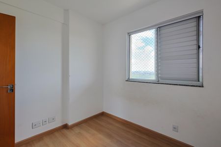 Apartamento à venda com 130m², 4 quartos e 3 vagasQuarto 2