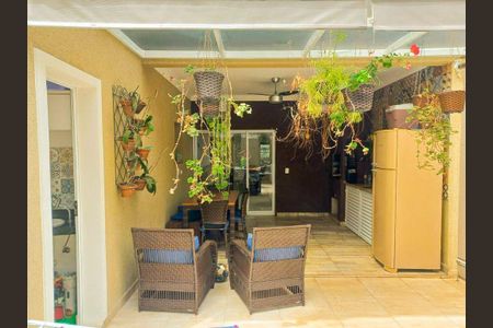 Casa de Condomínio à venda com 3 quartos, 224m² em Parque Sinai, Santana de Parnaíba